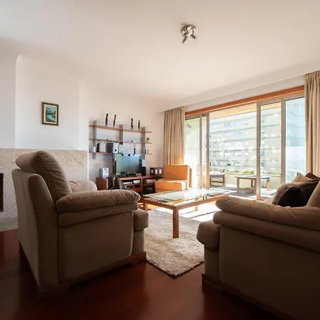 Em Com Piscina * 马托西纽什