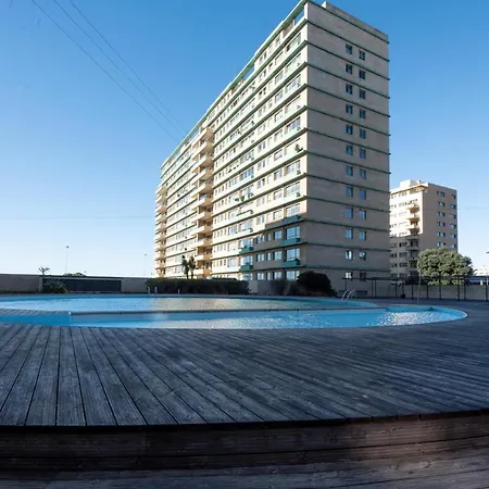 Em Com Piscina 马托西纽什