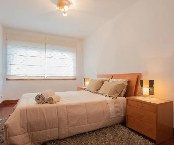 Em Com Piscina 马托西纽什