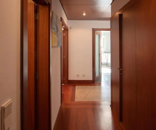 Em Com Piscina Matosinhos (Porto)