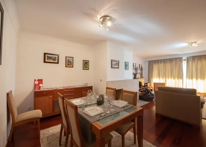 Em Com Piscina Apartment *