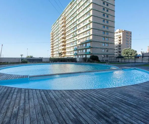 Em Com Piscina Apartament Matosinhos (Porto)