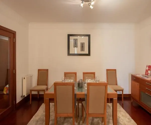 Em Com Piscina * 马托西纽什