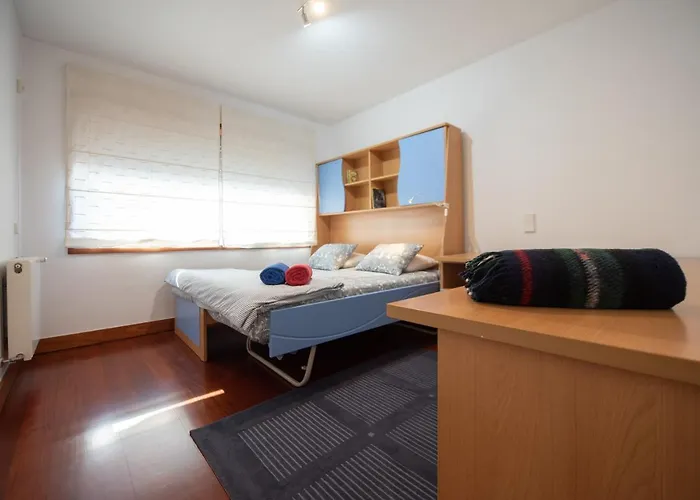 Em Com Piscina Apartment *